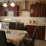 Gloria Ivana 比比涅